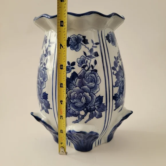 Formalities By Braum Bros. Blue & White Porcelain Floral Wall Pocket Vase Vessel - Picture 6 of 10